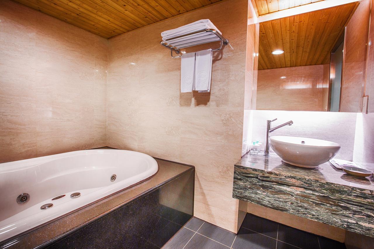Cai She Hotel Taipei Exterior photo